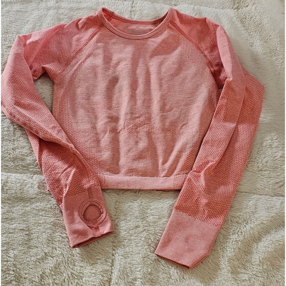 Pink Long Sleeve Women's Crop Top. Size S. Excellent Condition! GREAT TO BUNDLE!